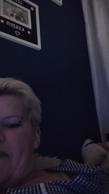 Ossi_dame 25-09-2021 Topless 